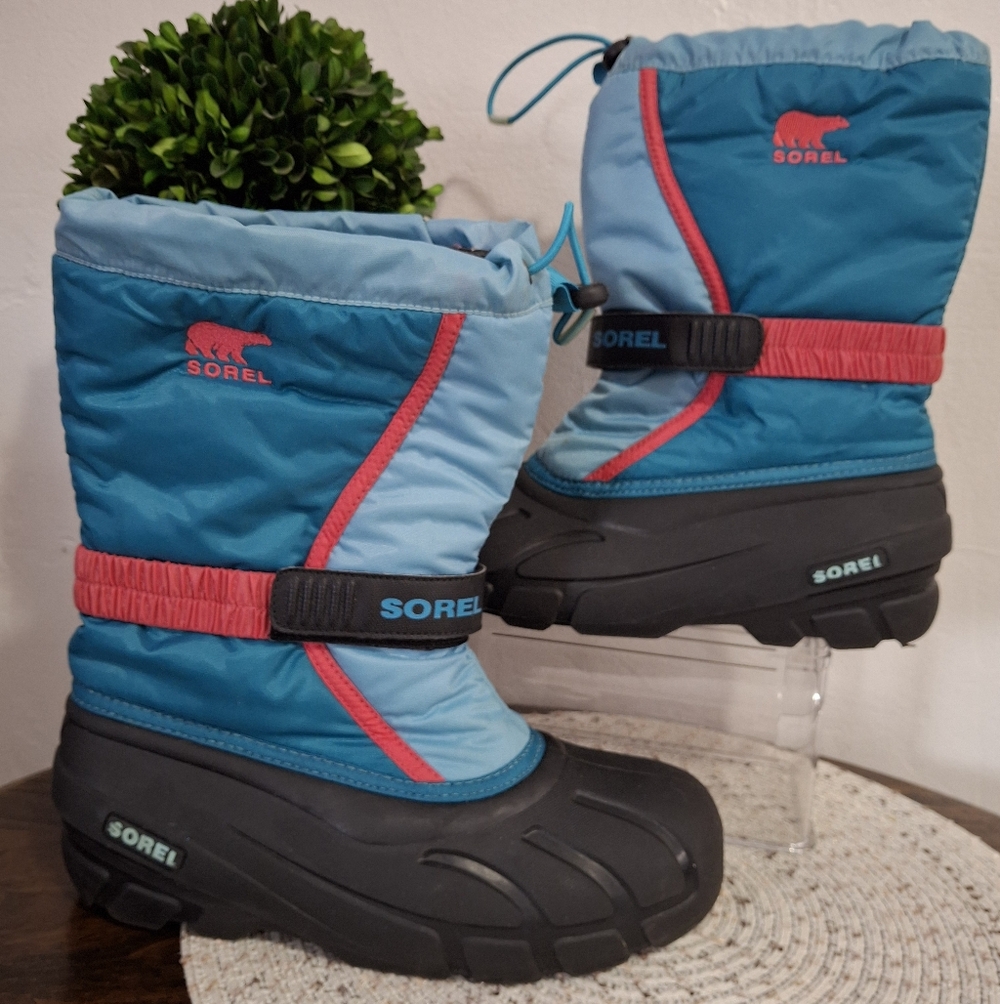 Sorel Blue and Pink Winter Boots Size 7.